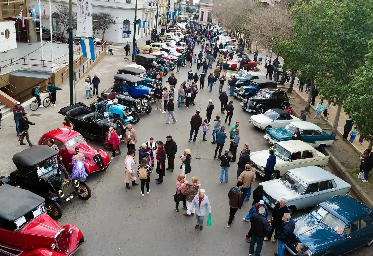Concepción del Uruguay vivió un nuevo Encuentro de Autos Clásicos y Antiguos