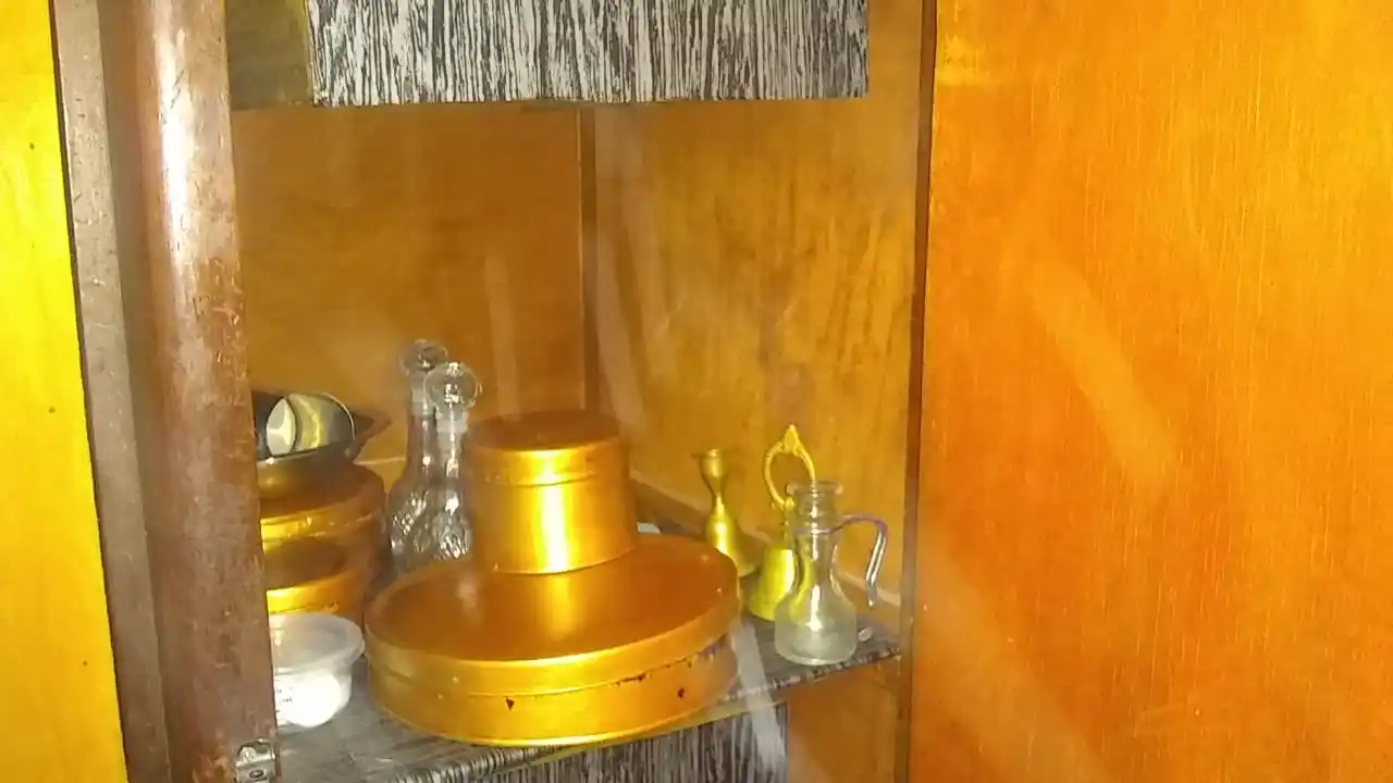 Robaron un cáliz, una cruz y rompieron un armario