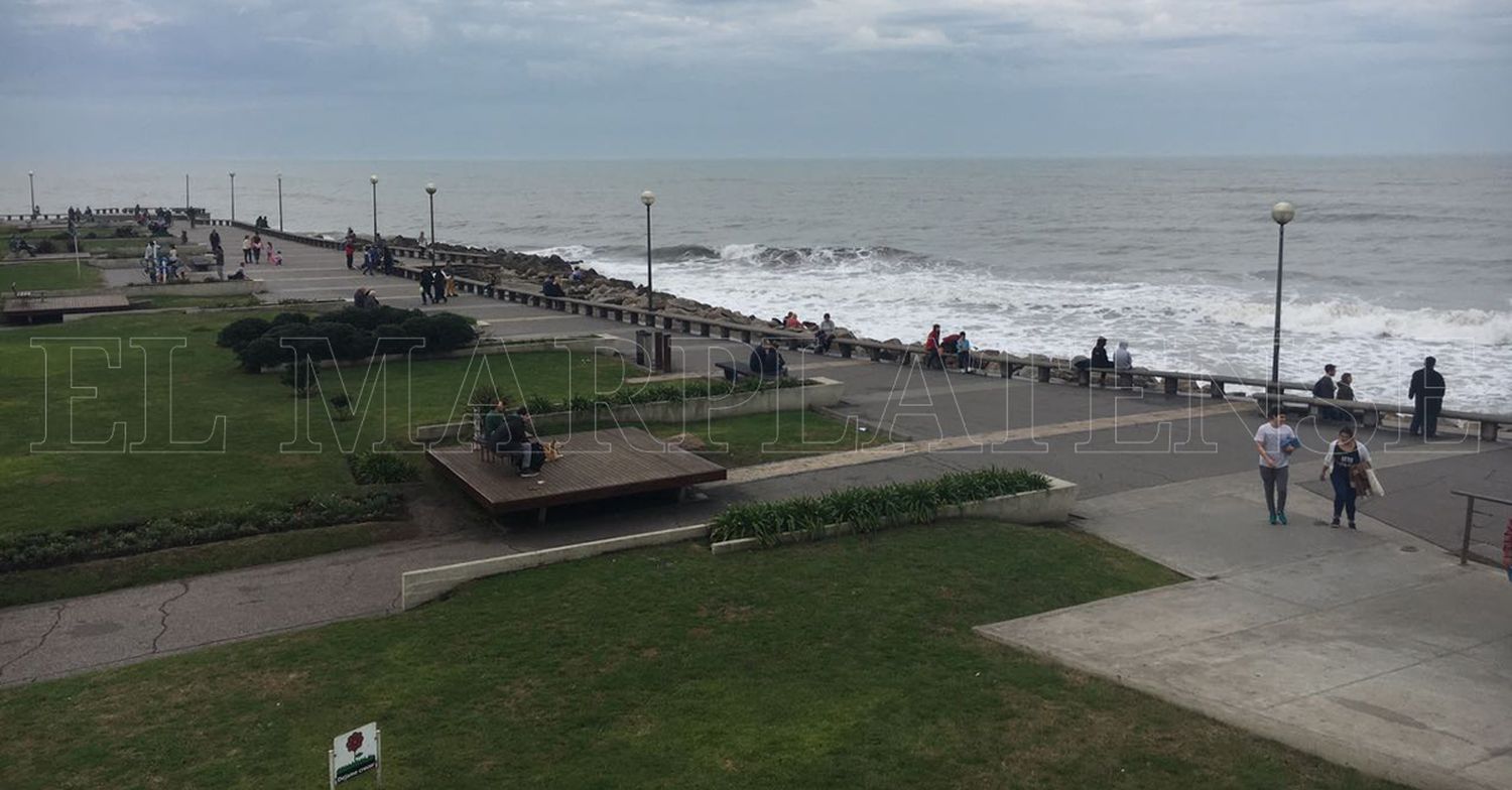 Un miércoles nublado y frío en Mar del Plata