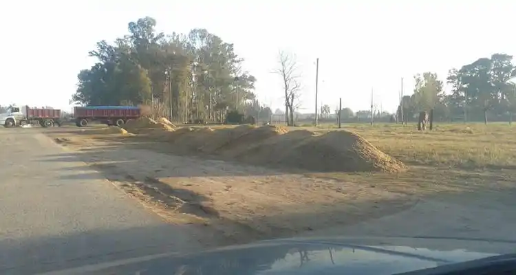 Río Tala: Después de los operativos, no circulan camiones areneros