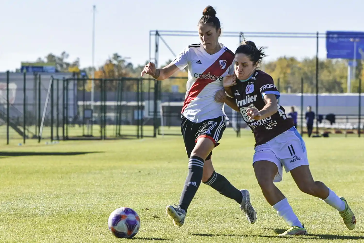 Catalina Primo y Romina Núñez, compañeras en la selección argentina y rivales ayer.