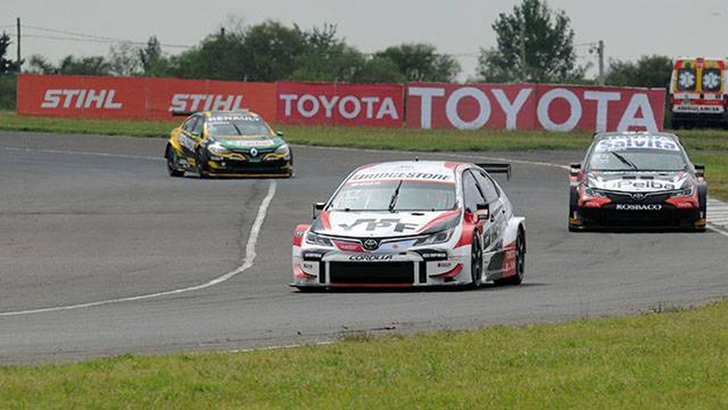 Rossi ganó una atractiva carrera del Súper TC2000 en el autódromo de Paraná