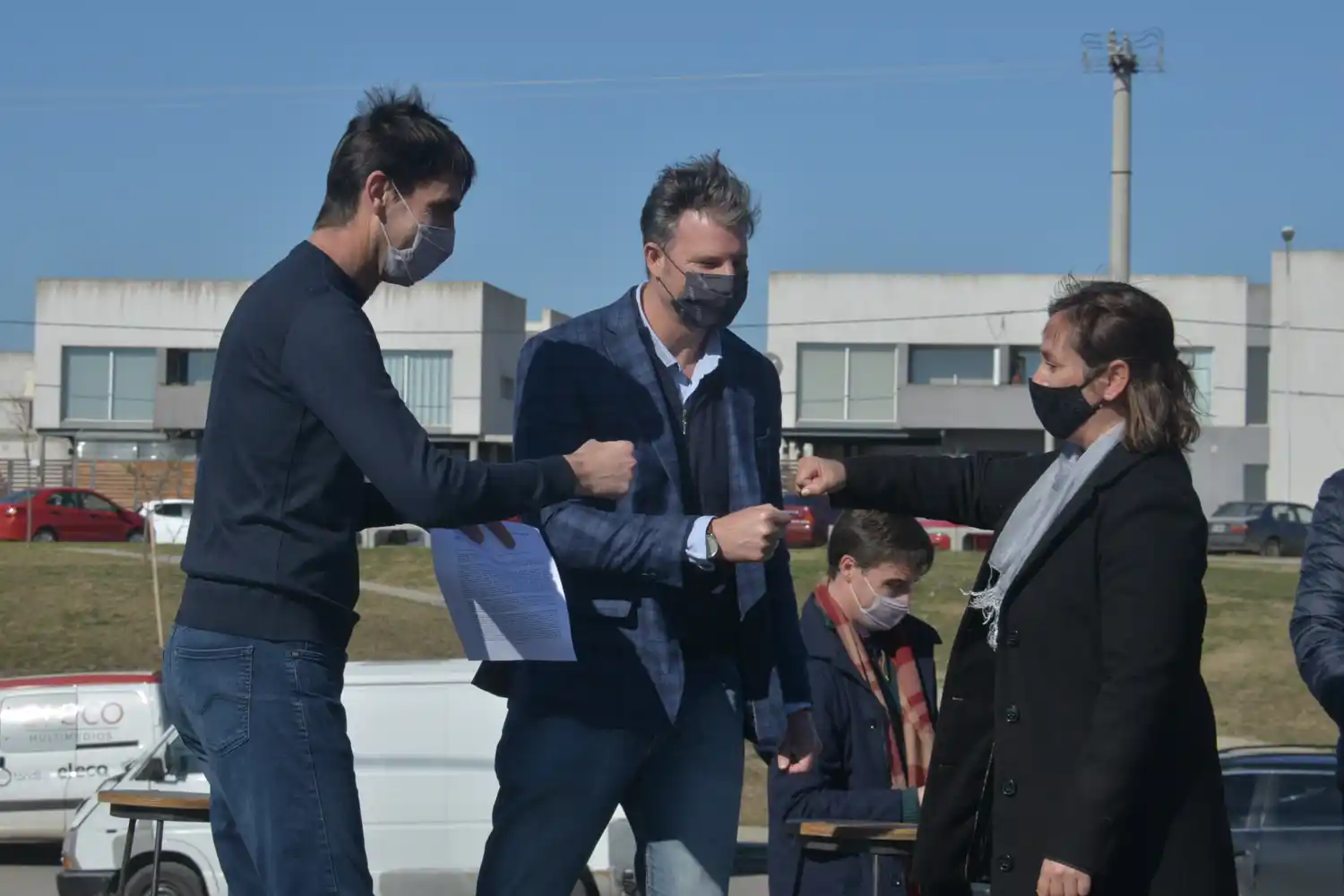 Scatolini entregó créditos del Procrear y anticipó que los montos se actualizarán para que se puedan terminar las obras