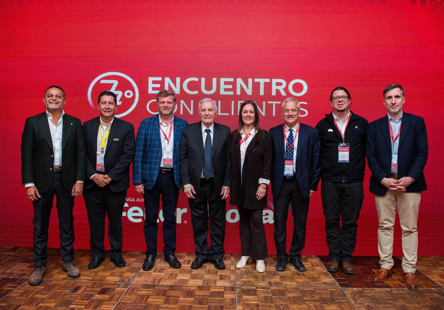 Jaime Rojas, Mauricio Sanabria, Jonathan Cade, Héctor Motta, Helen Motta, Thomas Dixon, Vitor Arantes y Martin Rapetti