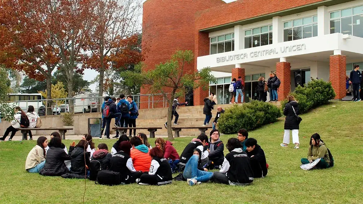 La Facultad de Ciencias Humanas de la Unicen anuncio el llamado a concursos docentes.
