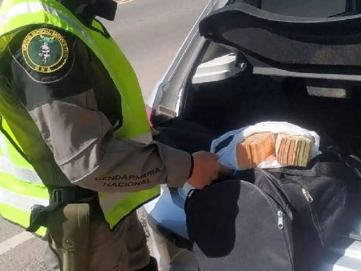 Los descubrieron cuando viajaban hacia San Francisco con $ 6 millones ocultos en el auto