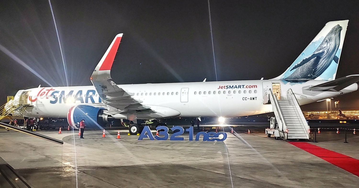 JetSMART made its first flight to Montevideo with Airbus A321neo aircraft