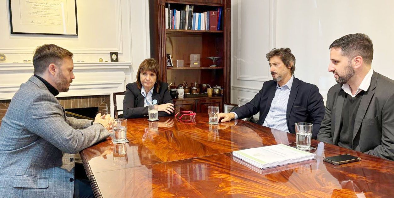 Con foco en la seguridad, el intendente Azcué se reunió con la ministra Bullrich