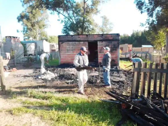 Ayuda a familia por el incendio de su vivienda