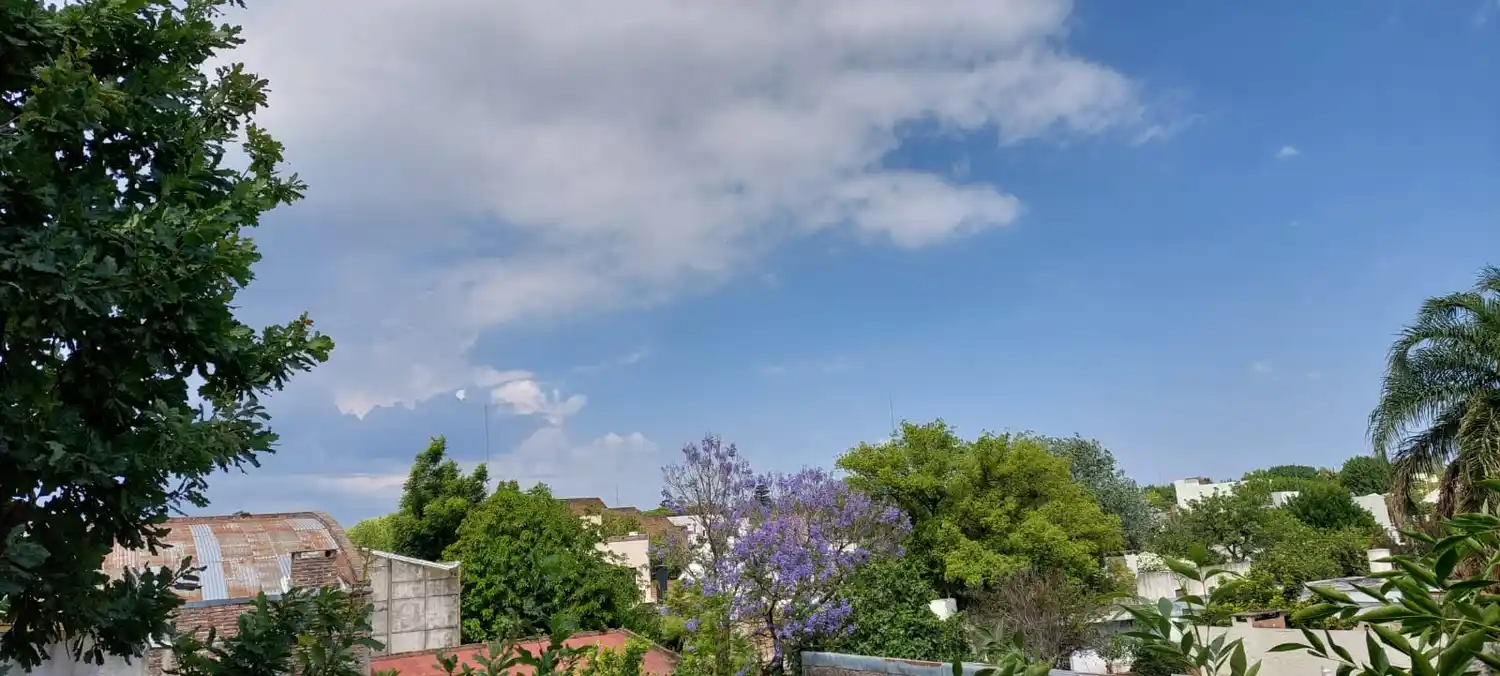 Hay alerta naranja para todo el territorio provincial por fuertes tormentas