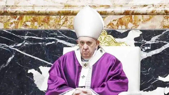 El Vaticano amenaza con despedir a los empleados que no se vacunen