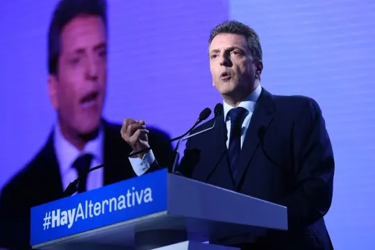 Massa adelanta candidatos para mostrarse fuerte en Buenos Aires