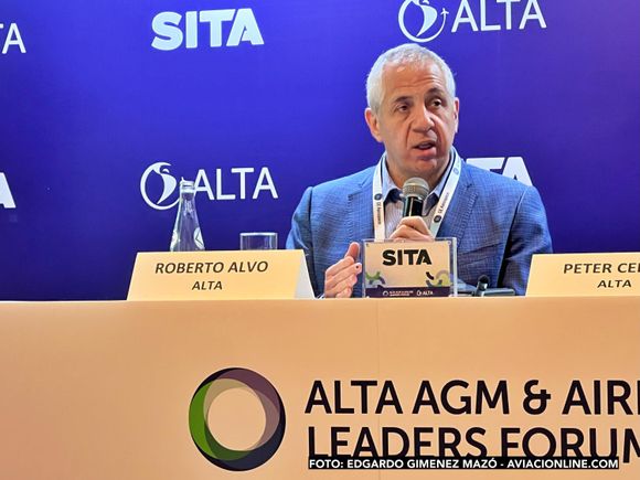 LATAM Airlines CEO Roberto Alvo urges engine manufacturers to "intensify efforts" to solve issues
