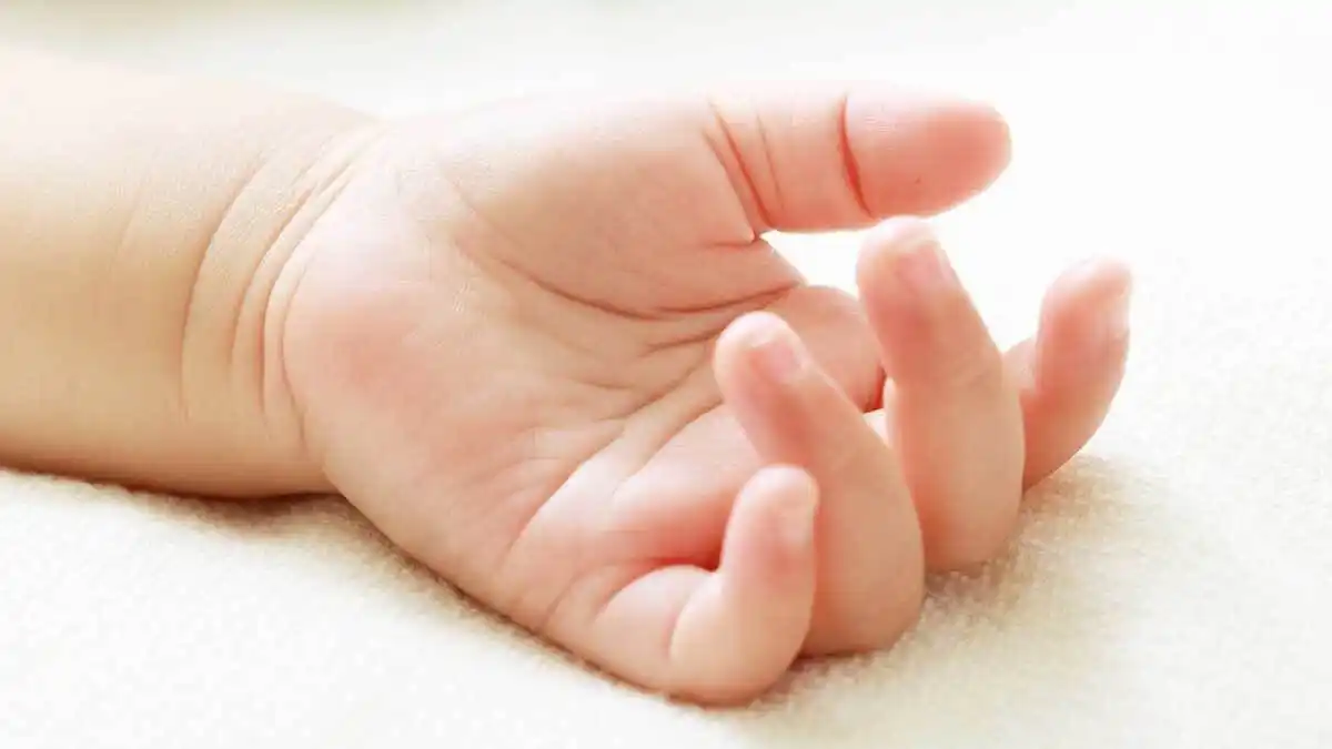 DESALMADA QUEMA Y MATA A SU HIJA de 2 años porque mojó la cama, en Guárico