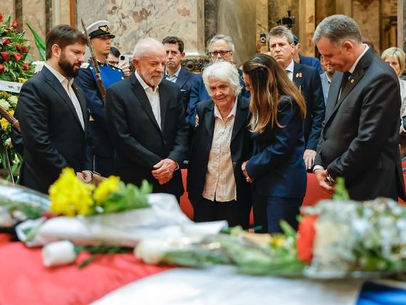 Los presidentes Luis Lula y Gabriel Boric asistieron al último adiós a Pepe Mujica