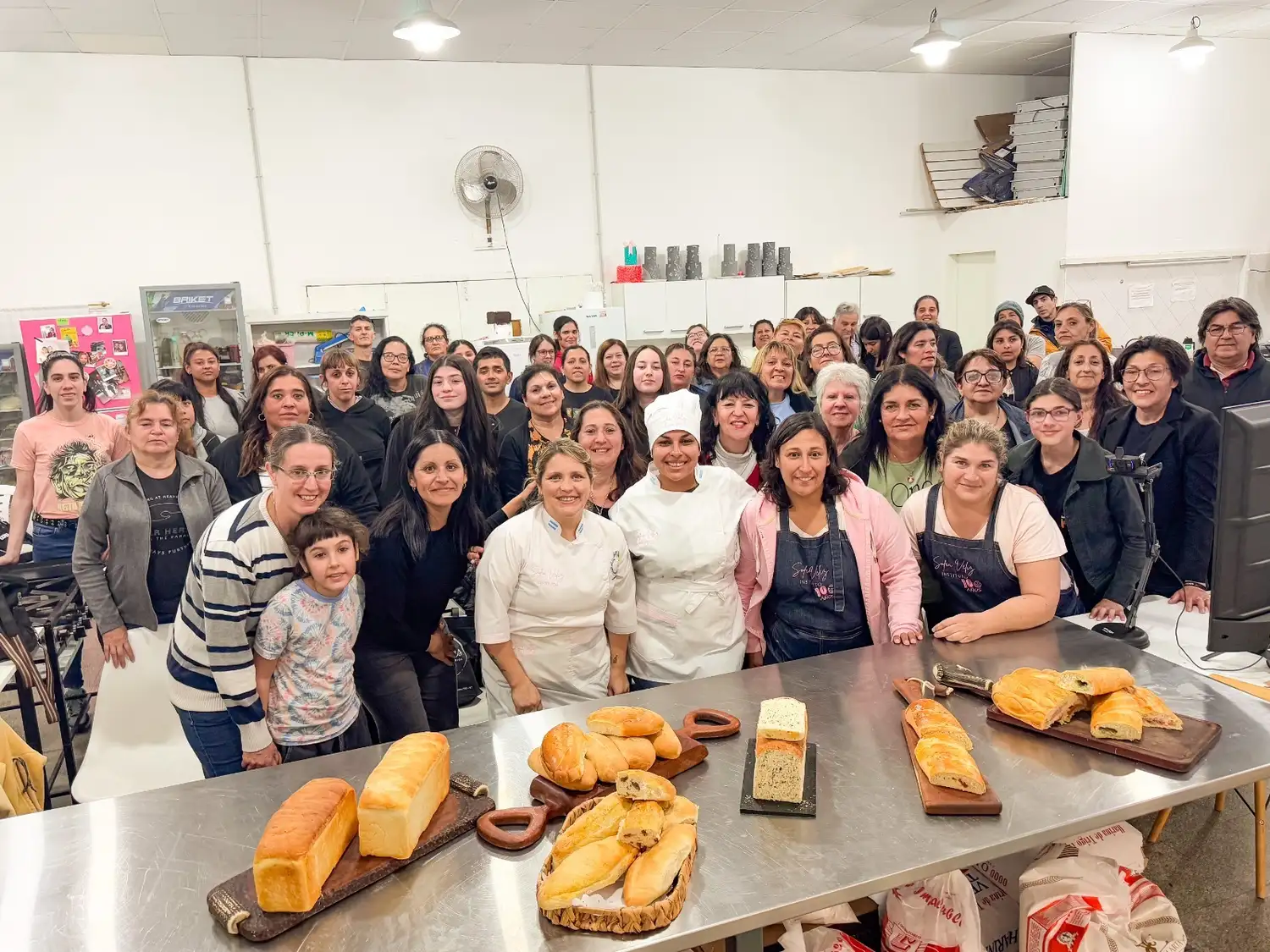 Las cursantes, junto a Sofía Véliz.