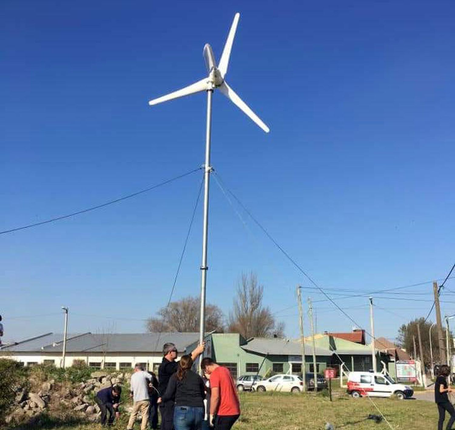 Instalaron molino de viento en la Técnica 1