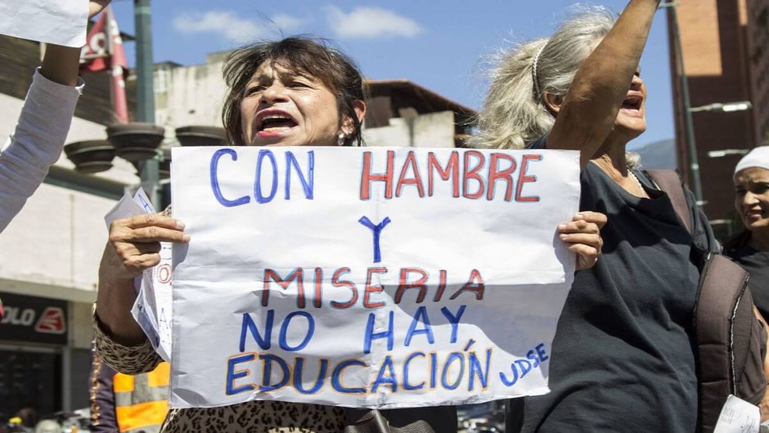 SIN COMIDA ni transporte: encuesta revela precaria situación de los maestros en Venezuela