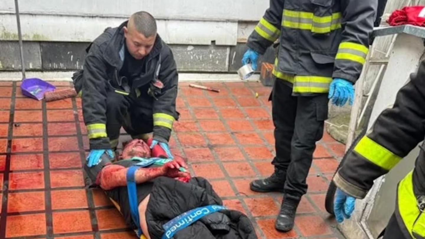 Dos hombres resultaron heridos tras una violenta pelea con cuchillos en una pensión de La Plata.