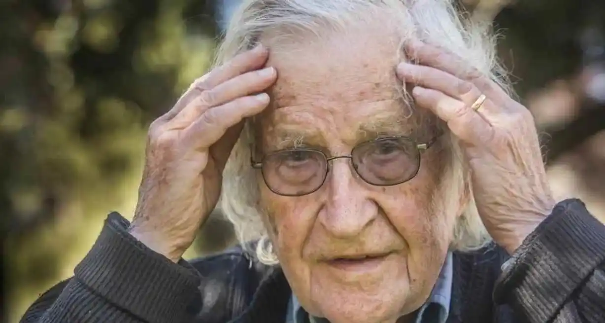 Noam Chomsky, lingüista, filósofo, politólogo y activista estadounidense.