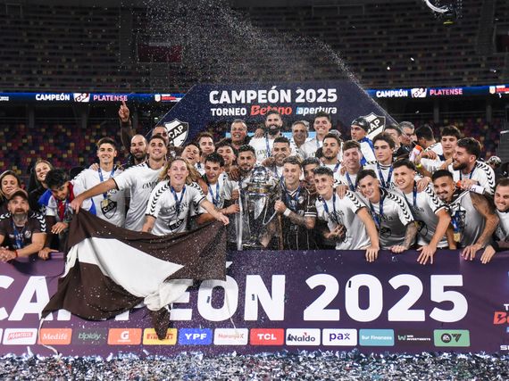 Platense superó a Huracán con su estilo y gritó campeón por primera vez en su historia