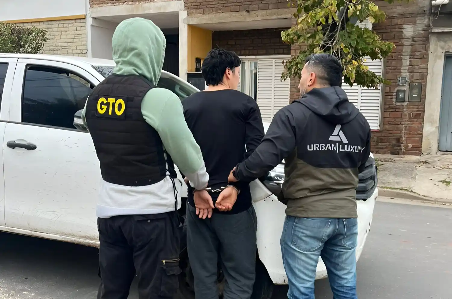 La policía detuvo a Tissera Reyes en su casa.