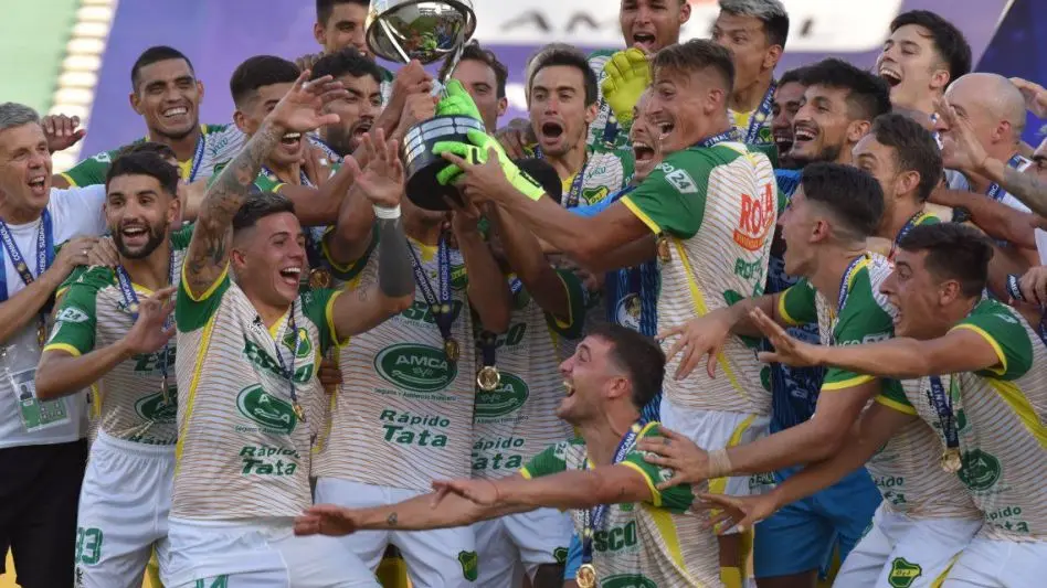 Defensa y Justicia goleó a Lanús y es campeón de la Copa Sudamericana