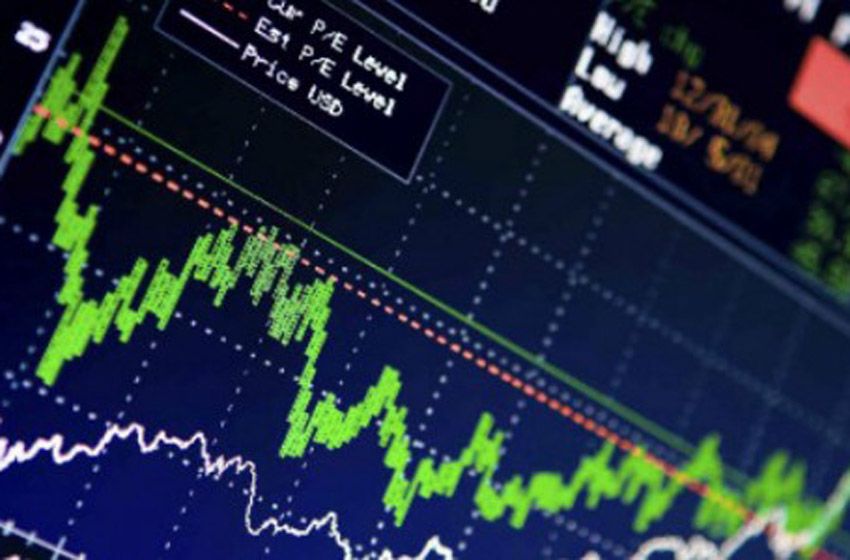 El riesgo país se hunde y el Merval extiende rebote y trepa un 3,4%