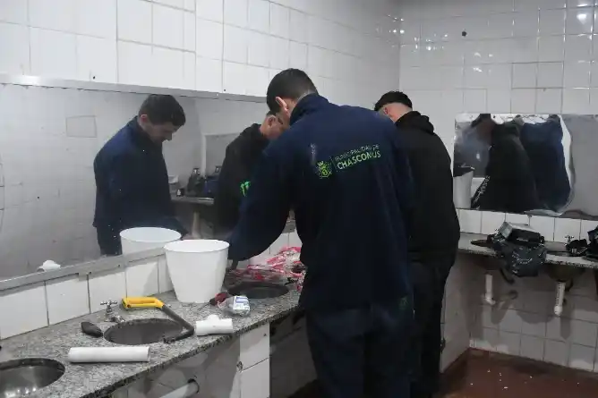 Mejoras en los establecimientos educativos municipales durante el receso escolar