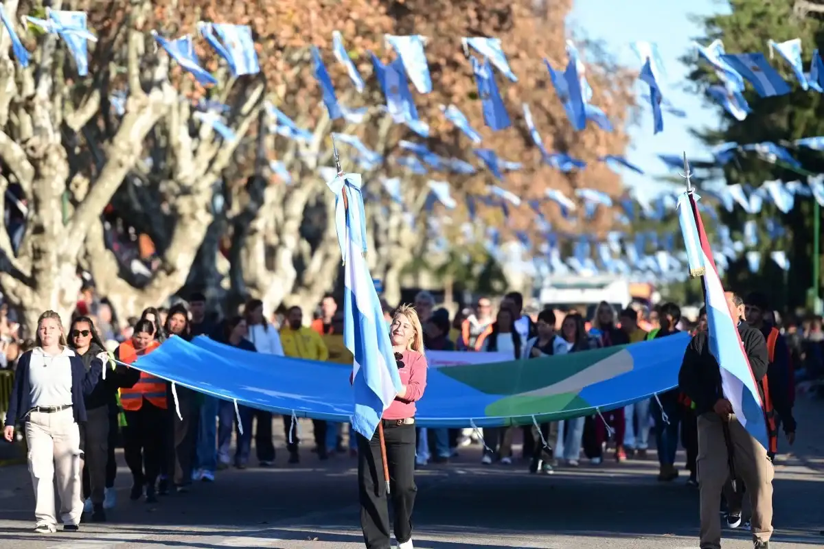 La ciudad se prepara para el desfile por el 9 de Julio: hay tiempo para inscribirse y participar