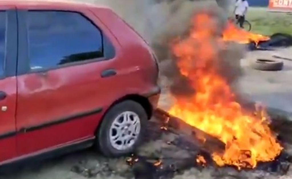 San Lorenzo: empresario prendió fuego el auto de un trabajador. VIDEO