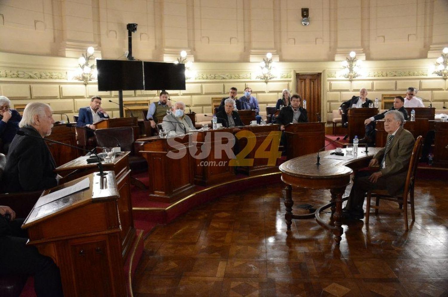 El Senado debate el proyecto de Enrico para subsidiar a las cooperativas eléctricas