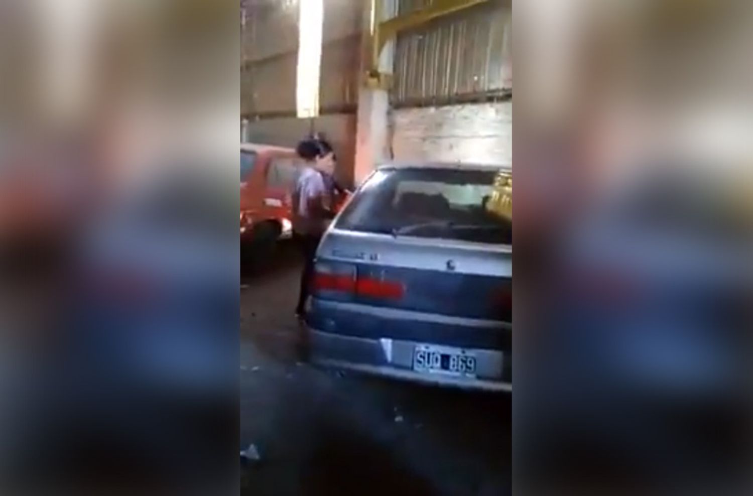 Trasladaron un auto al corralón con una nena adentro