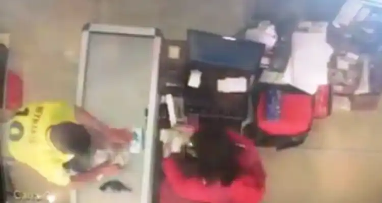 El menor que asaltó un comercio quedó registrado en las cámaras de seguridad