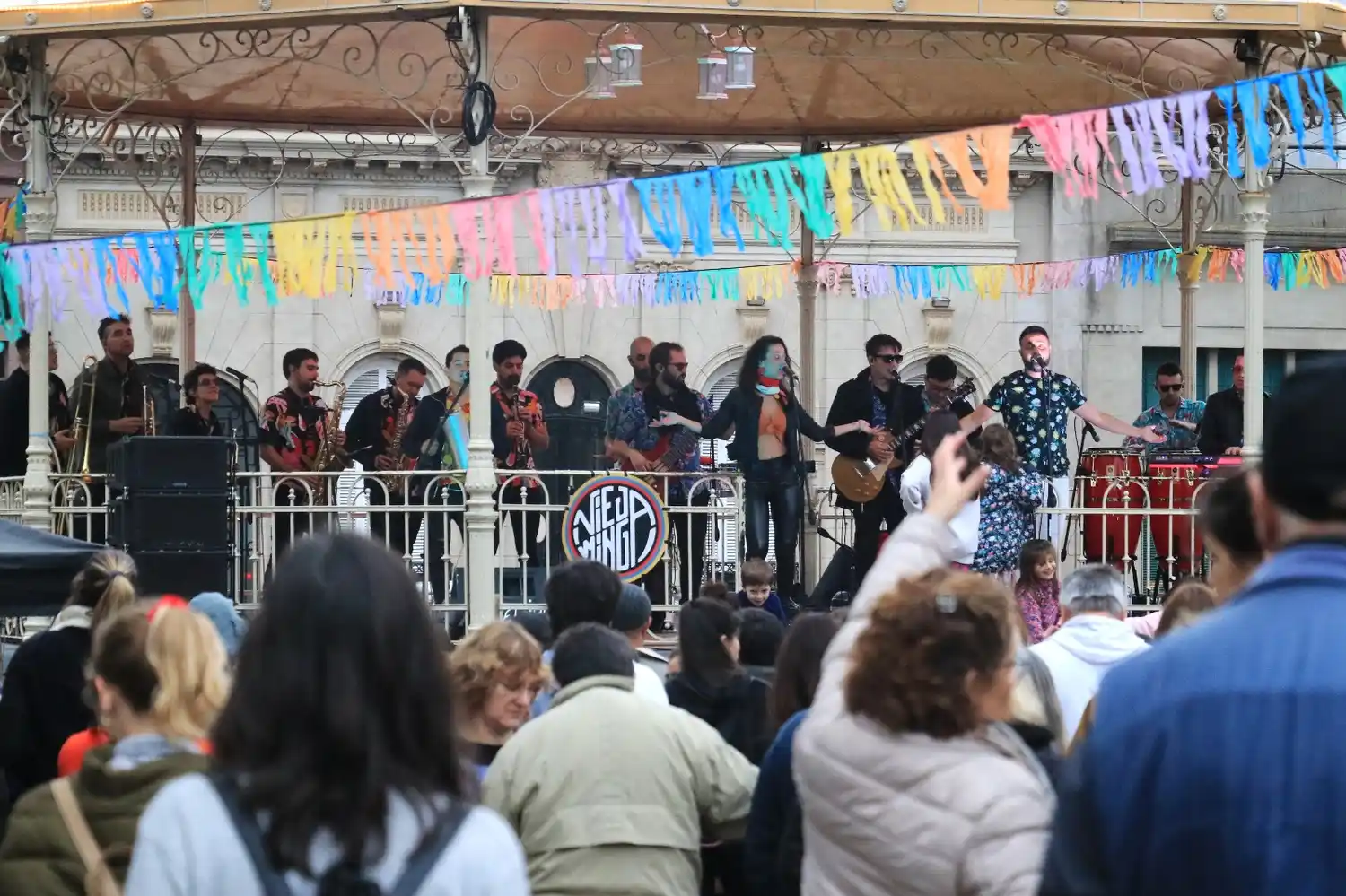 Vieja Minga celebró sus 4 años con un ensayo abierto en la glorieta