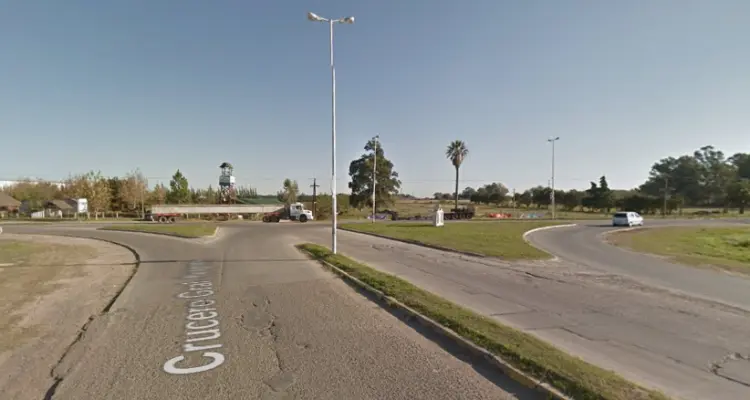 Un joven automovilista herido tras chocar contra un camión