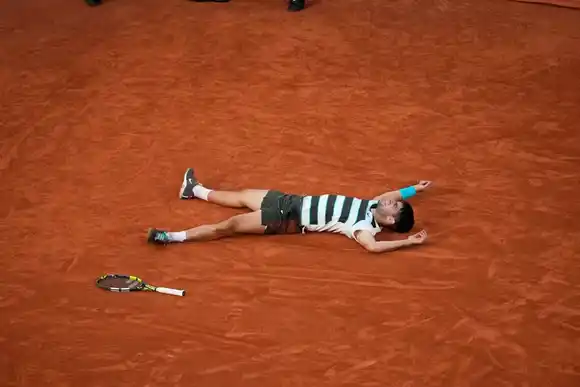 Carlos Alcaraz ganó una final histórica en Roland Garros y agranda su leyenda en el tenis mundial