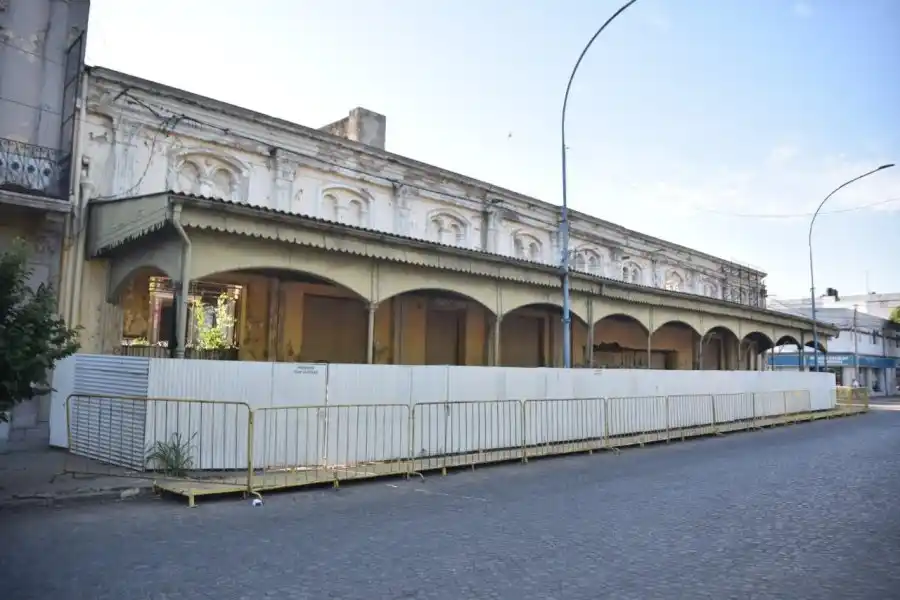 El municipio realiza tareas de saneamiento en la Recova Ripamonti