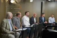 Los candidatos a concejales debatieron y hubo momentos tensos cuando hablaron sobre vivienda y IOMA