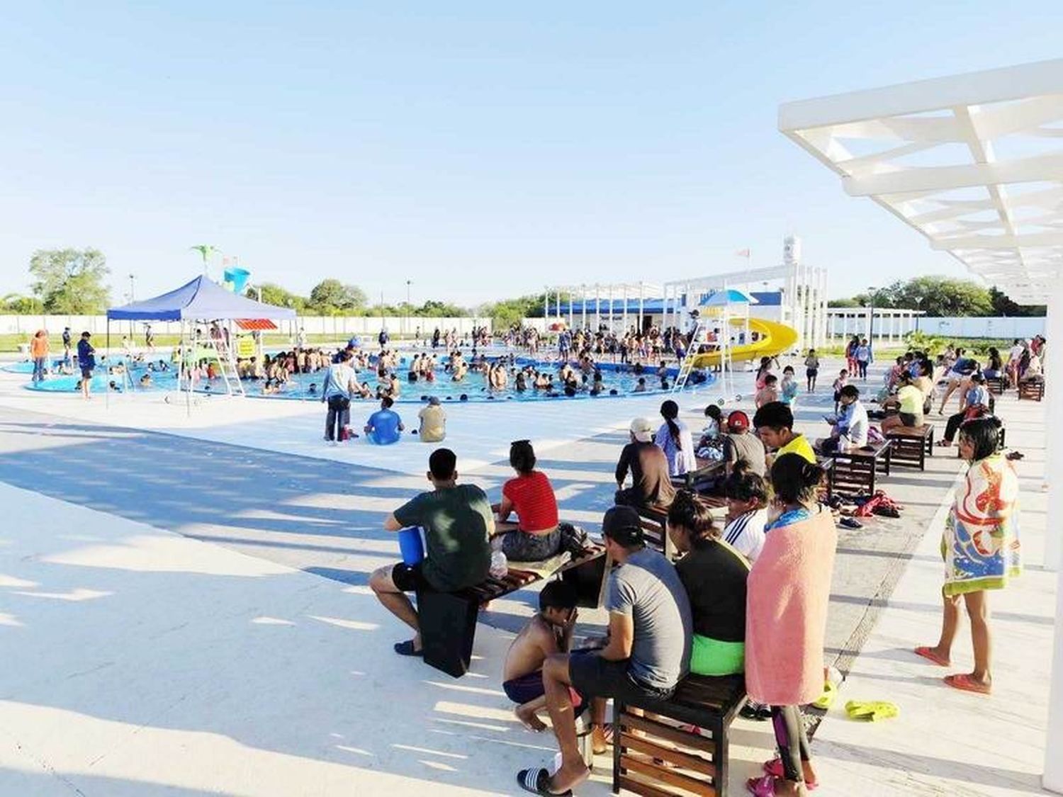 La comunidad de Las Lomitas disfruta del verano
en el parque acuático Miguel Ángel (Negro) Medina