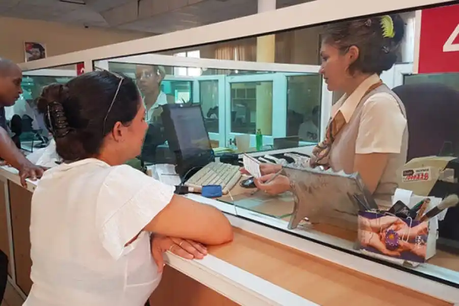 ¿Por qué es feriado bancario, dónde sacar plata y qué pasa con el dólar?