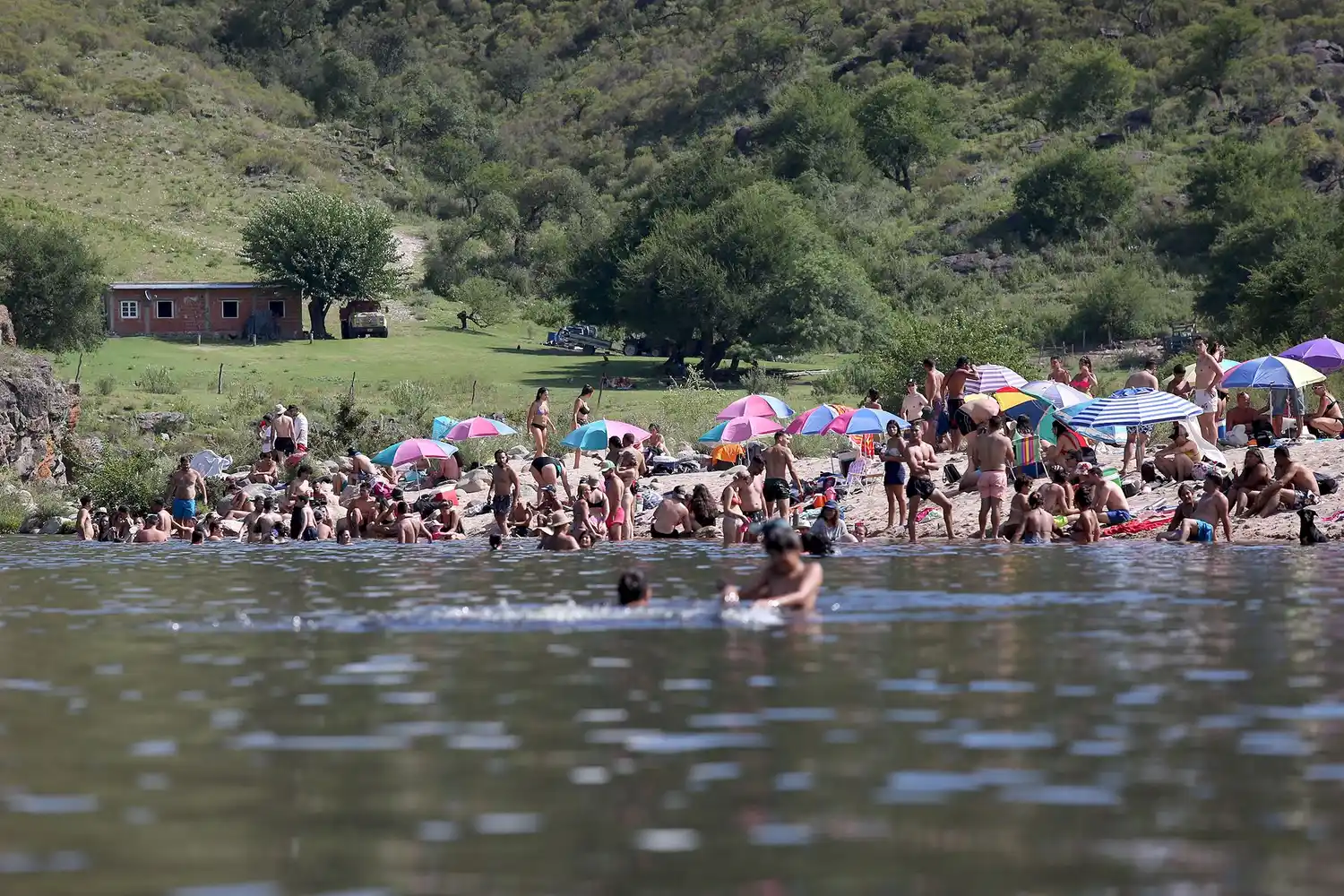 playa hippies Carlos Paz