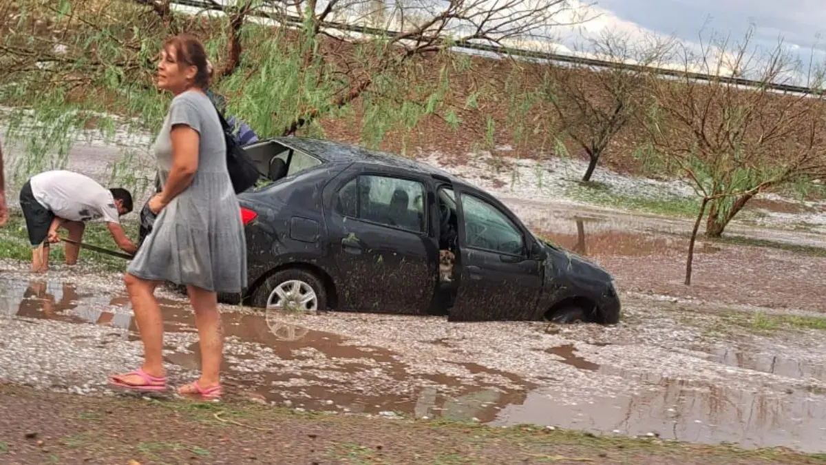 Vehículos y viviendas se vieron perjudicados