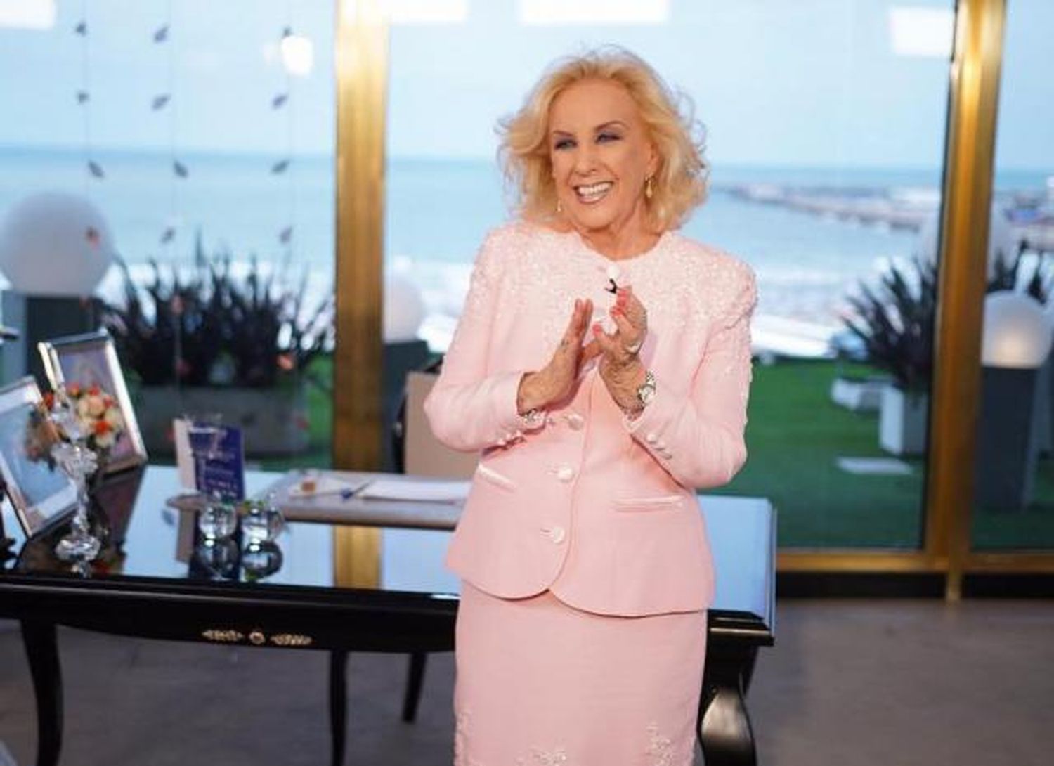 Mirtha confirmó que cambia el horario de los sábados