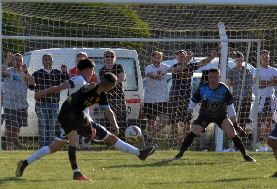 En Cerro Leones, un empate que arrojó desazón para ambos