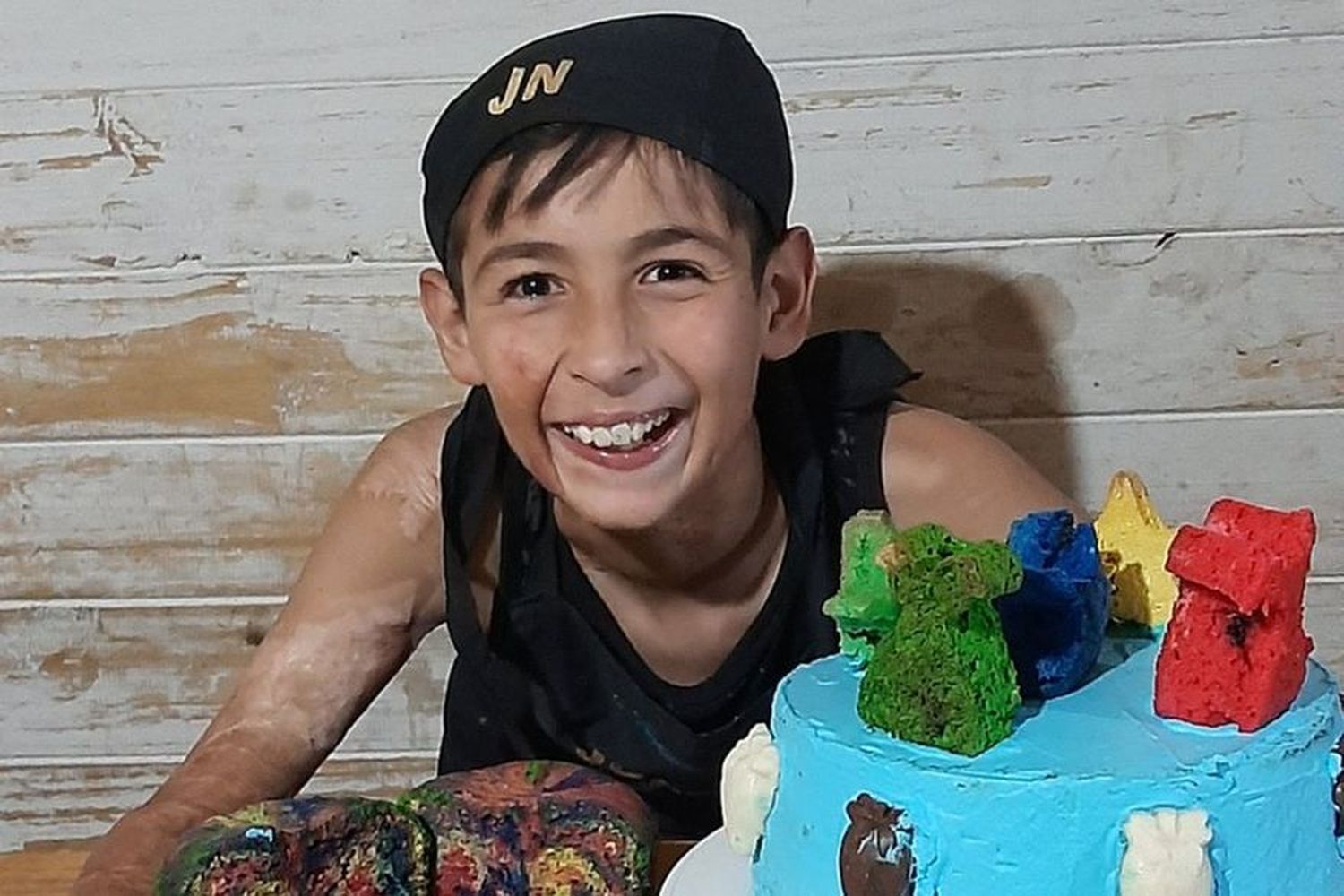 El pastelero de 10 años fue atacado en Twitter y su mamá decidió apartarlo de las redes