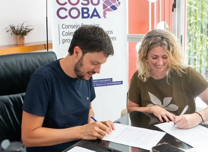La presidente del Colegio de Nutricionistas de la Provincia de Buenos Aires, Laura Salzman, y el titular del Colegio de Odontólogos bonaerense, Diego Biscioni.