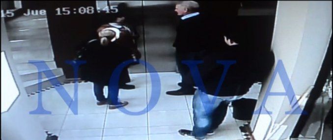 Video: Así ingresaba De Narváez en las oficinas del periodista agredido