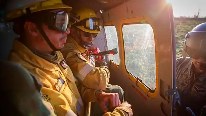 Tras el pedido de Bordet y Perotti, el Presidente ordenó la actuación de las FF.AA. en los incendios