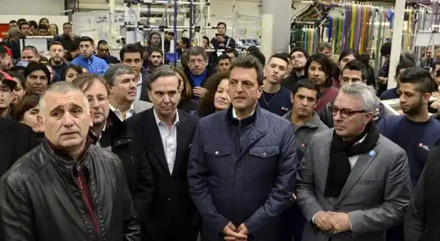 Massa recorrió Tigre junto a funcionarios del FpV